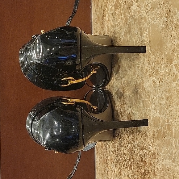 WOMEN'S GUCCI BLACK PATENT LEATHER HORESBIT ANKLE STRAP SHOES SANDALS HEELS BOX - Picture 10 of 14